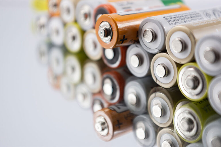 Slovenski znanstveniki dosegajo preboj v tehnologiji magnezijevih baterij