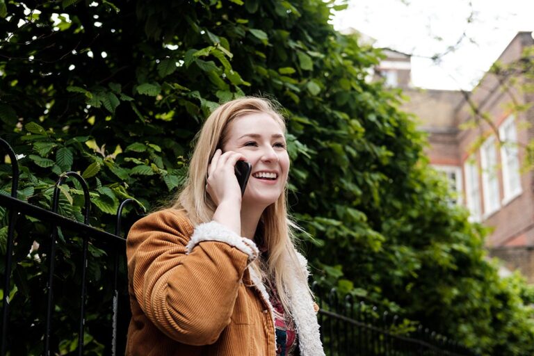 Северномакедонците поминуваат повеќе од 200 минути месечно на повици